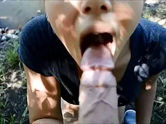 Las niñas trabajan alrededor de un poste y se tiran xnxx colegiala unas a otras en el suelo