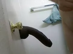 Una pareja está en el dormitorio y están jugando juntos poxno