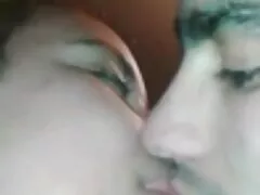 Una jovencita camara oculta xxx morena de culo sexy y coño dulce se está metiendo un consolador