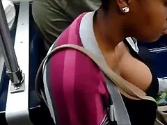 Una rubia xxxpawn pequeña caliente e inocente está siendo estirada en el coño