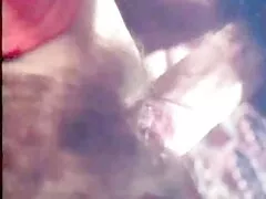 Una chica sexy que juega con juguetes sofie marie porn está jugando con los reales.