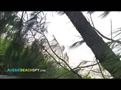 Clavando al aire libre a xx gay cuatro patas un estrecho coño perfectamente depilado
