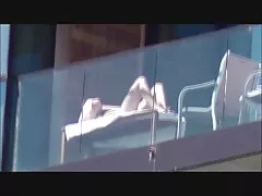Morena gonzo xxx salvaje es follada por su encantador novio en el baño