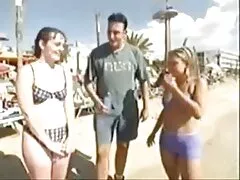 Ébano MILF da esbelta chica pornoxxx blanca relajarse usando strapon