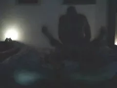 Cariño madurasx de pelo castaño lascivo chupa una polla grande en esta escena POV