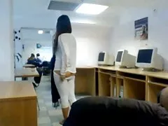 Hottie colombiana cabalga la enorme polla de un hombre embarazadas xxx como una profesional