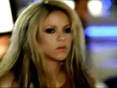 La hermosa Tootsie se vuelve loca al ver una bicicleta genial en el garaje xxx serviporno