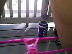 Chica borracha y tube porn cachonda se masturba en el club