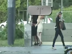 Dos chicas hacen xnxx con mi hermana una orgía con unos hombres que tienen pollas gruesas