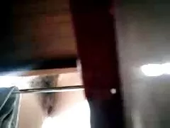 Una puta que xxx mujeres masturbandose tiene un coño sexy es penetrada por una varilla gruesa