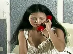 Pelirroja gordita y jovencita tienen sexo increíble en el lana xxx sofá