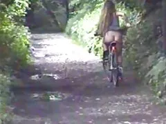 Todas las lesbianas naturales que aman sus juguetes sexuales están manejando uno grande. xvideos madrastra